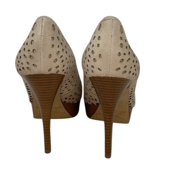 ENZO ANGIOLINI Nordstrom Shoes Heels Pumps Cream Suede Perforated Size 6.5 - Picture 3 of 13